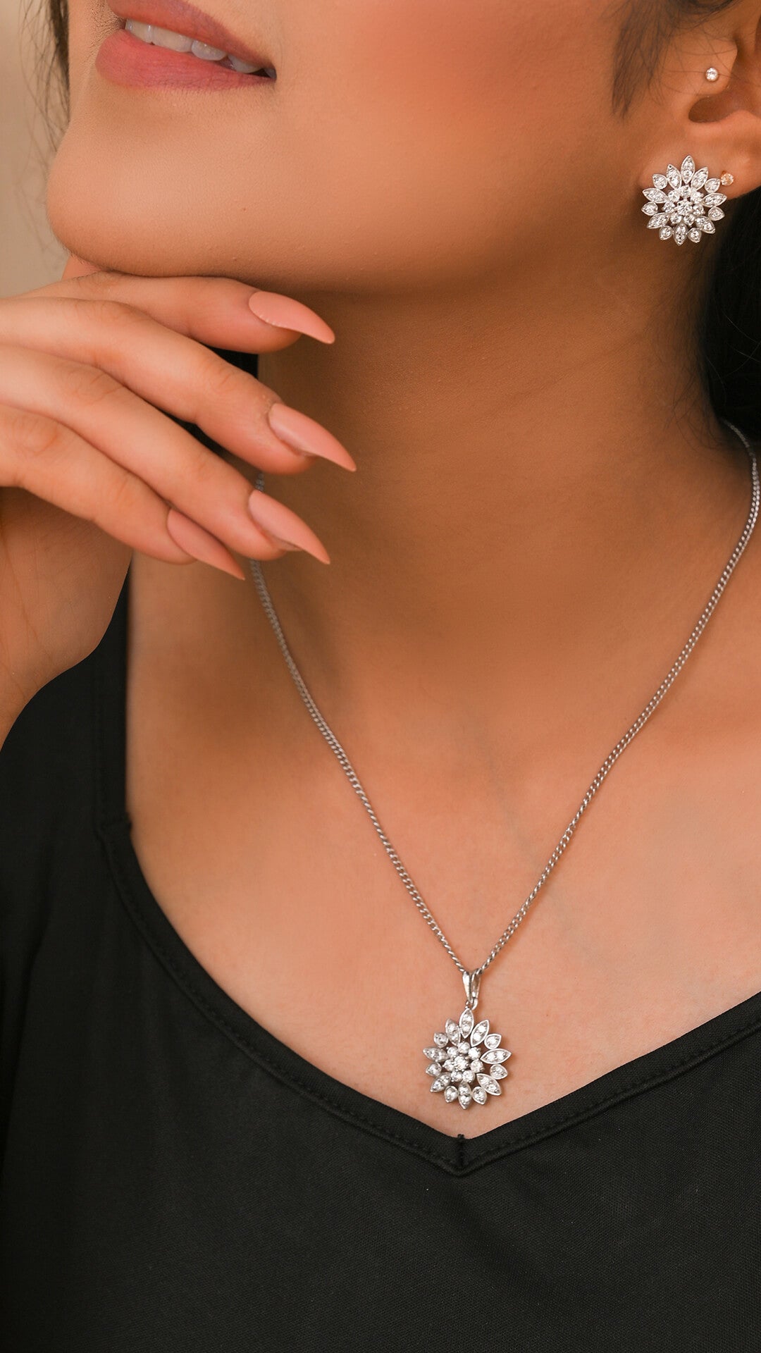 Dahlia Pendant