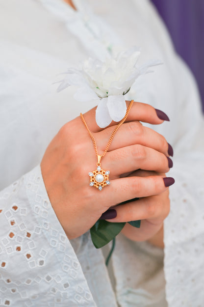 Filigree Pearl Set