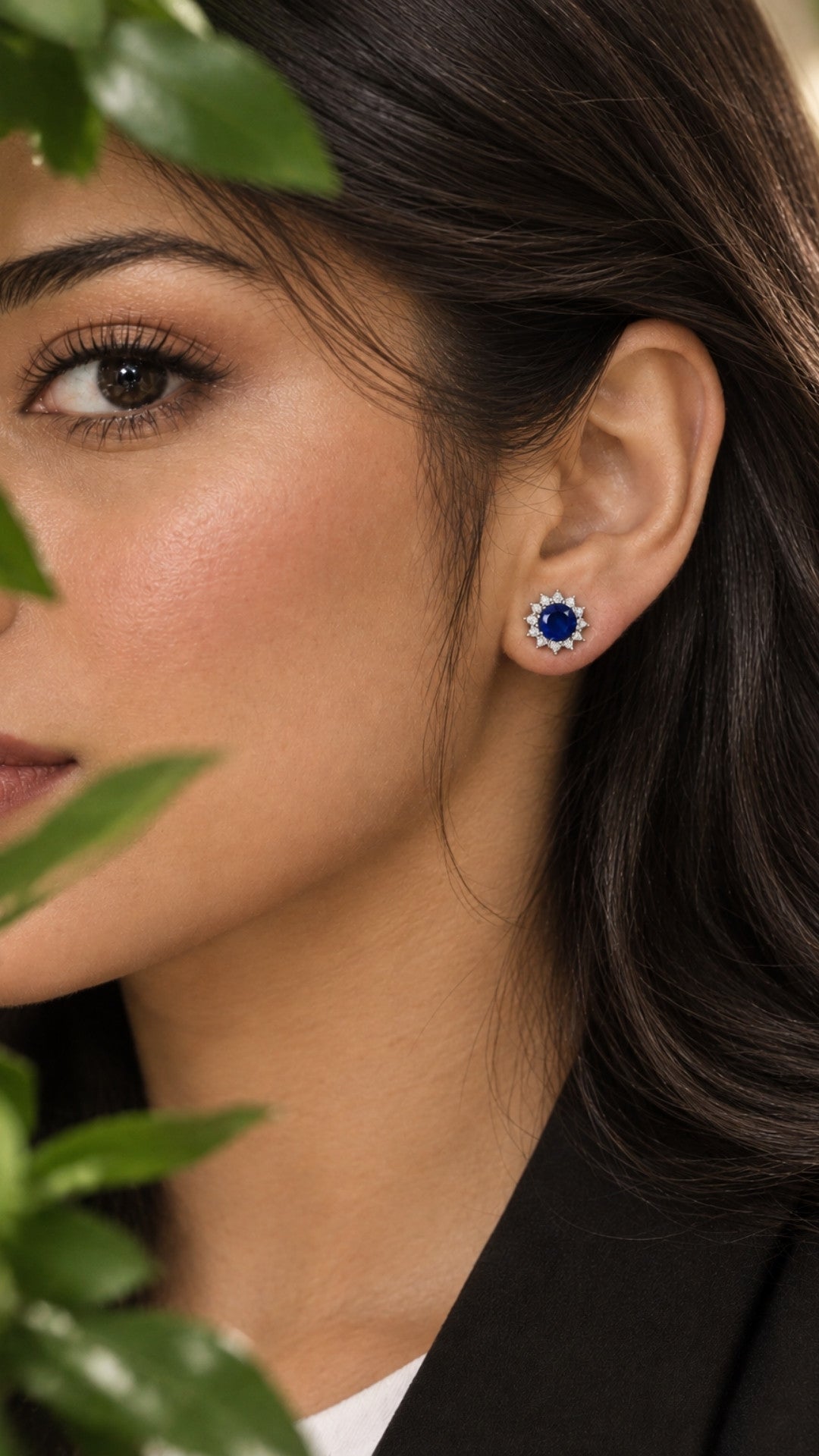 Luné Sapphire Top from the Silver Romance set, worn on the ear