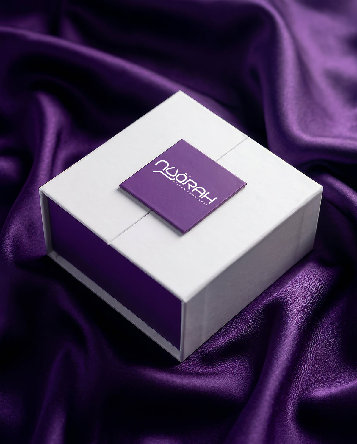 Silver jewellery in Pakistan with best gift packaging 
