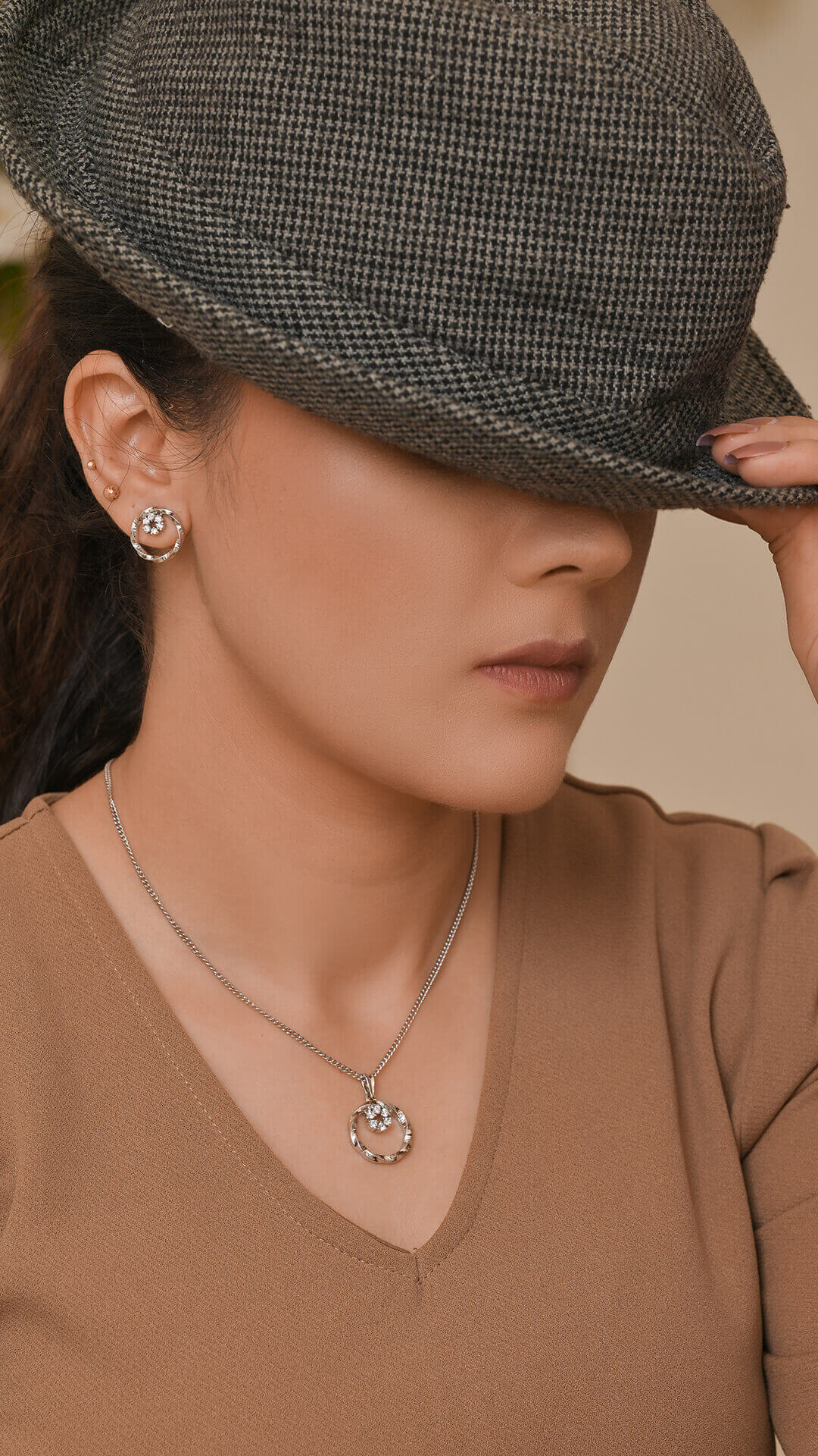 Twisted Circular Set