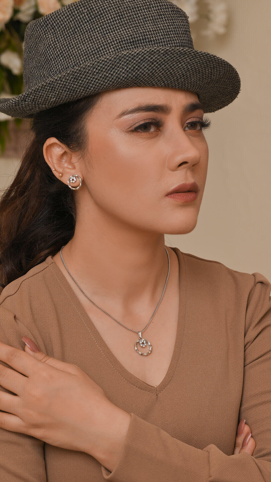 Twisted Circular Set