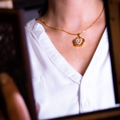 Rossette Zircon Set
