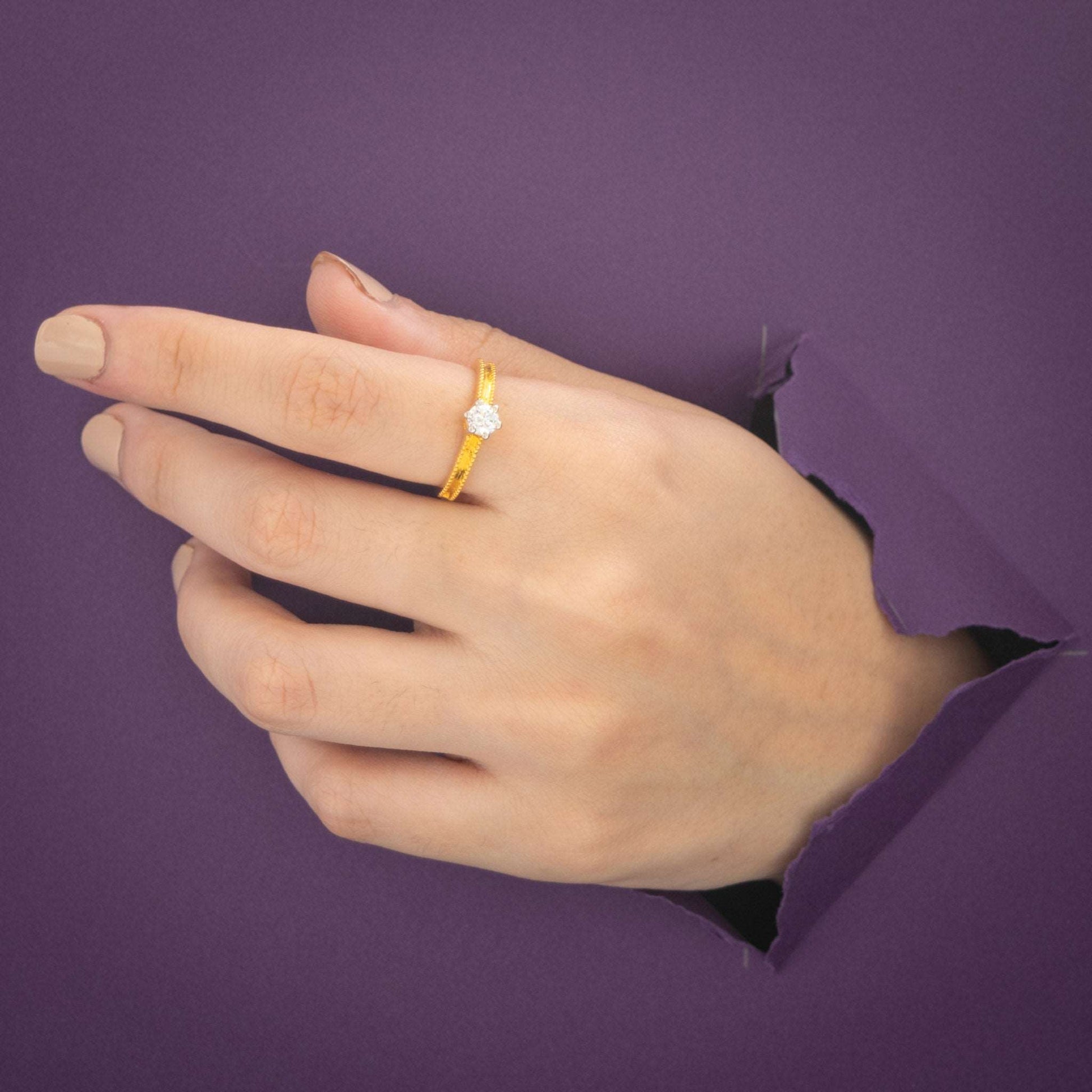 Classic Zircon Ring
