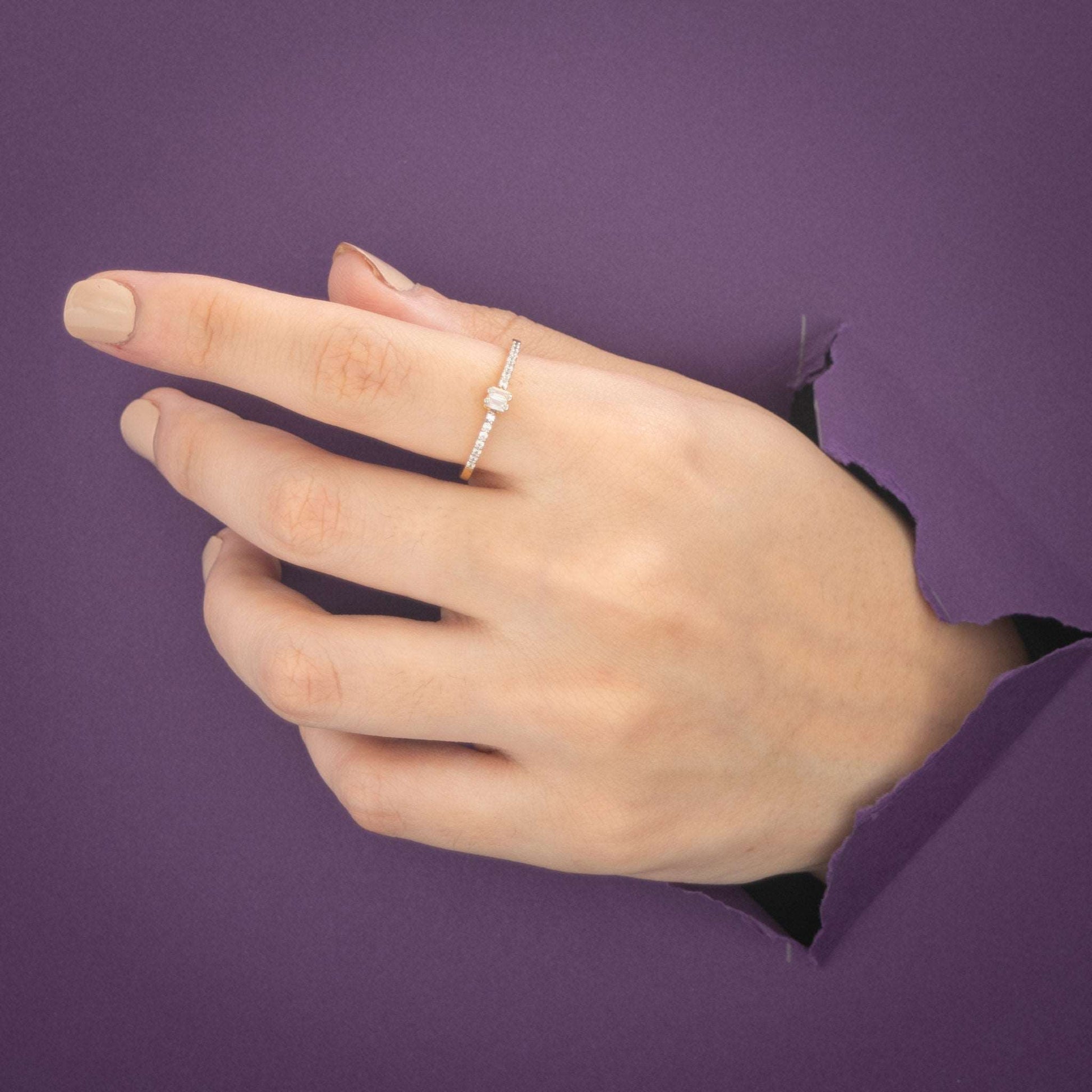 Zircon Baguette Ring